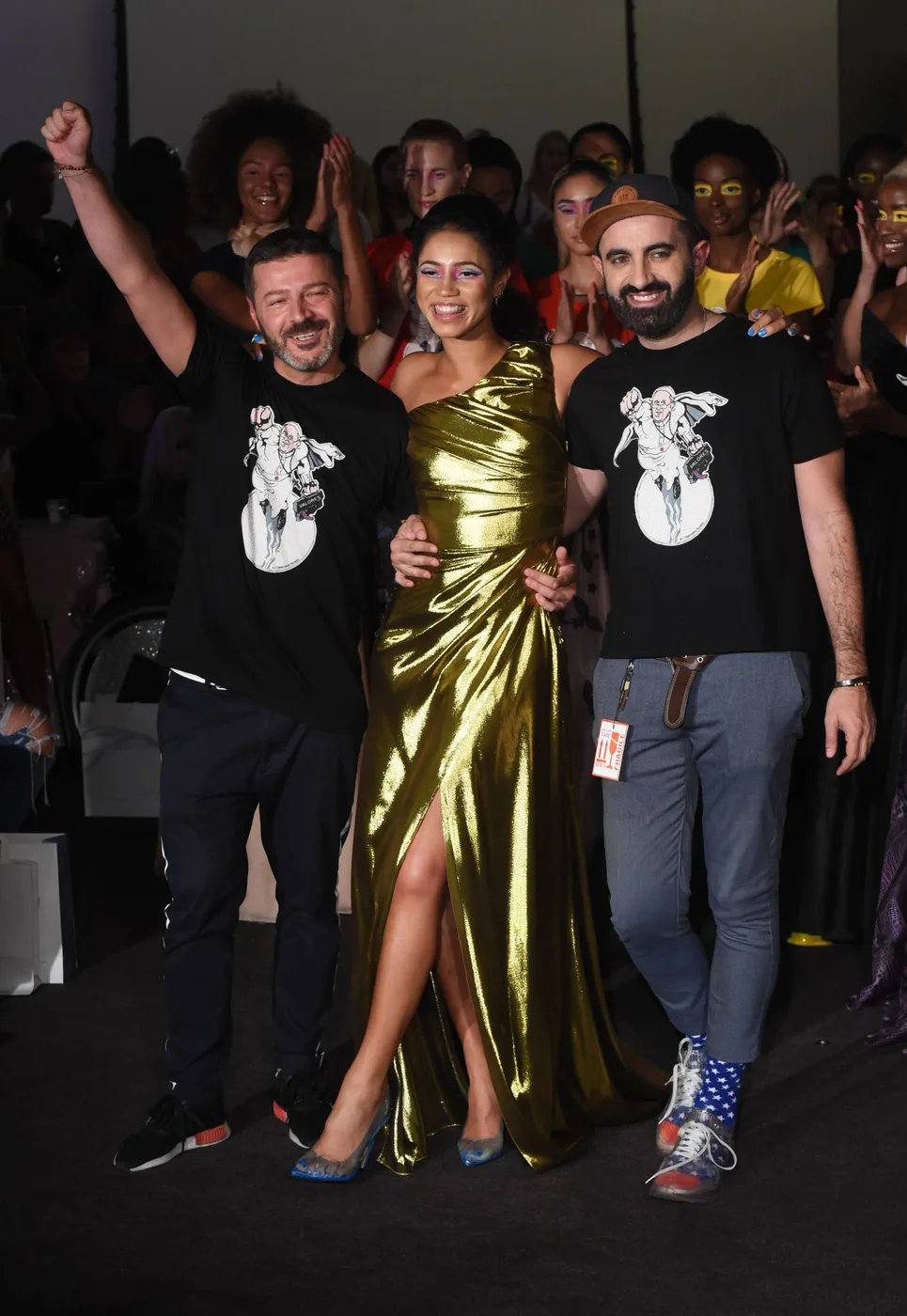 Finalul prezentării Kolchagov Barba la London Fashion Week, colecția Fragile